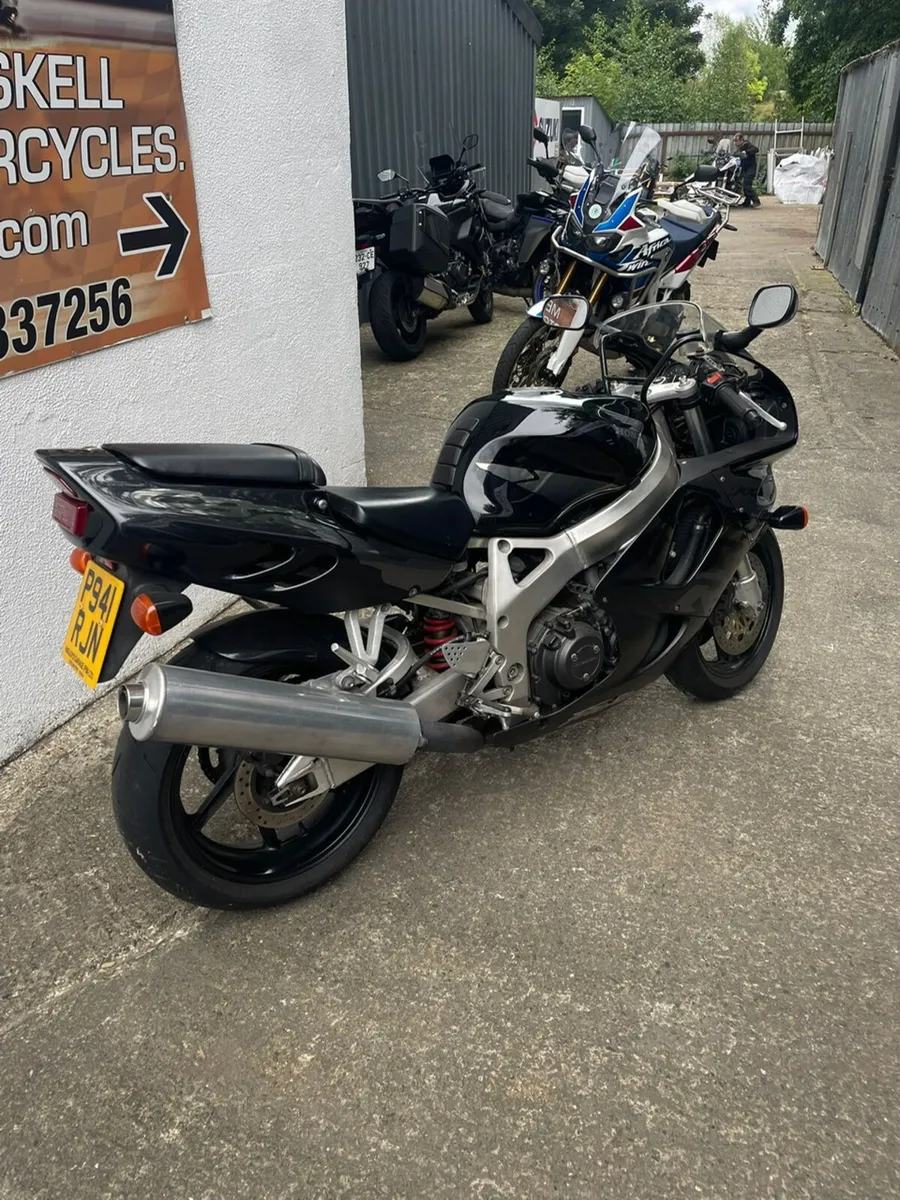 1997 Honda CBR 900RR Fireblade @ Meskells - Image 3
