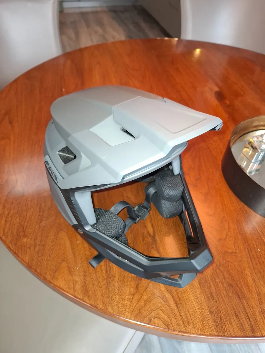 Bicycle helmet - Image 1