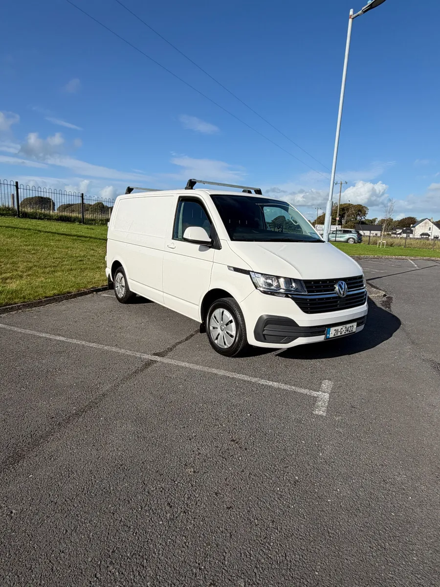 Volkswagen Transporter 2021 - Image 2