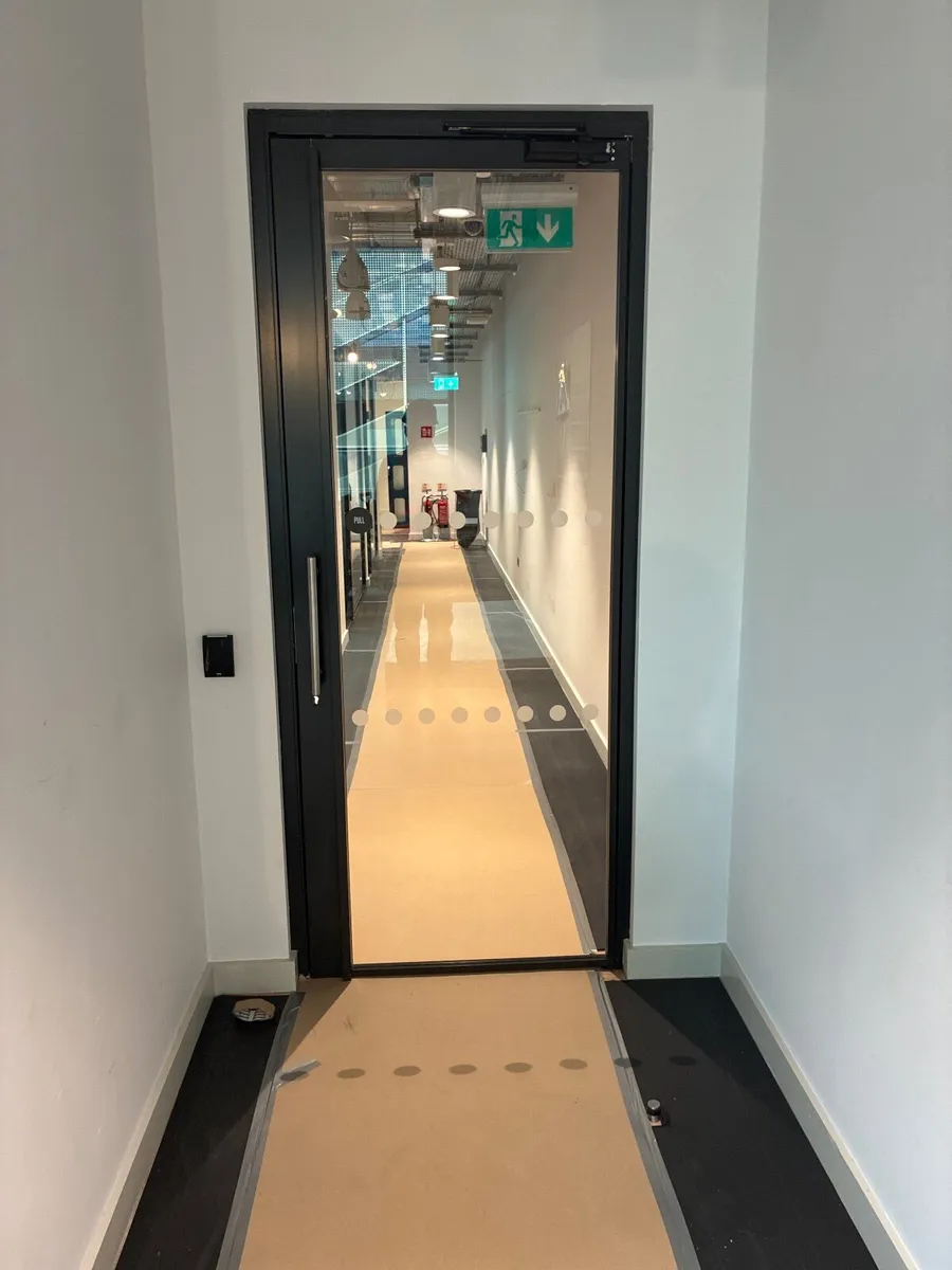 Glass partitions - Image 2