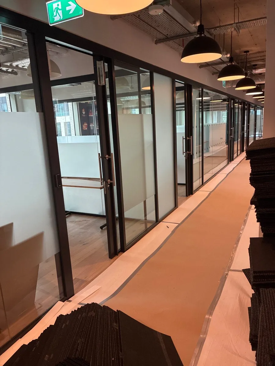 Glass partitions - Image 3