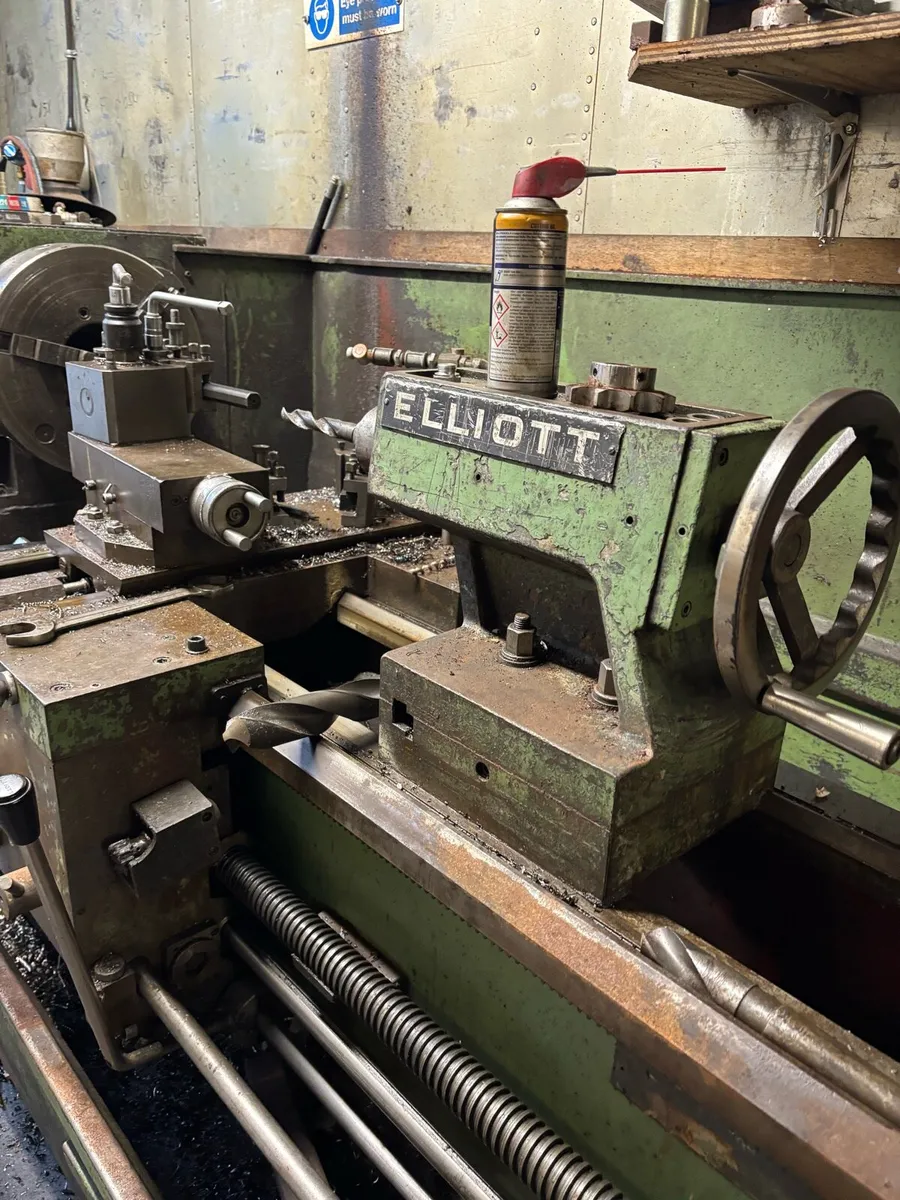 ELLIOTT BUTLER GAP BED LATHE 550 3 phase - Image 4