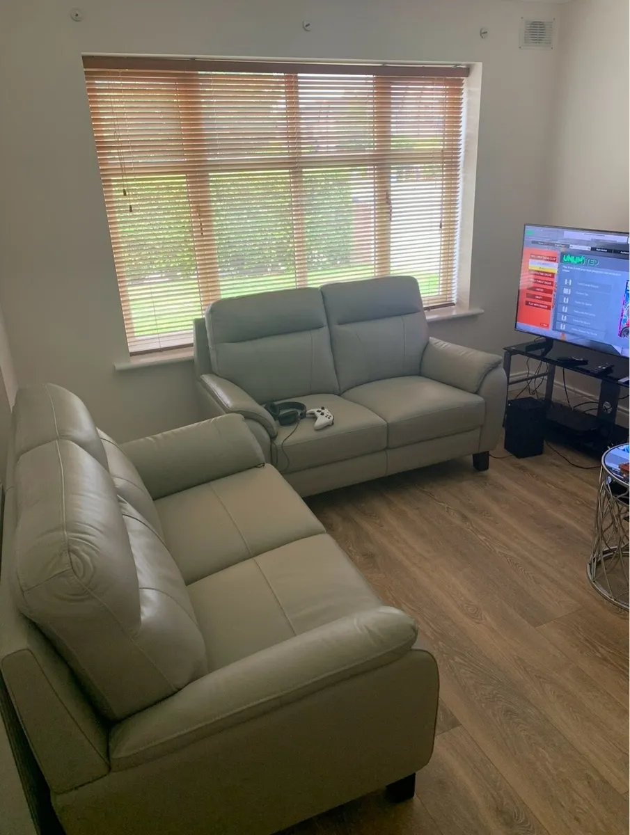 2 x two seater sofas - Image 4