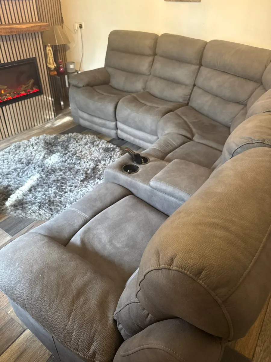 Corner suite 5 seater - Image 1