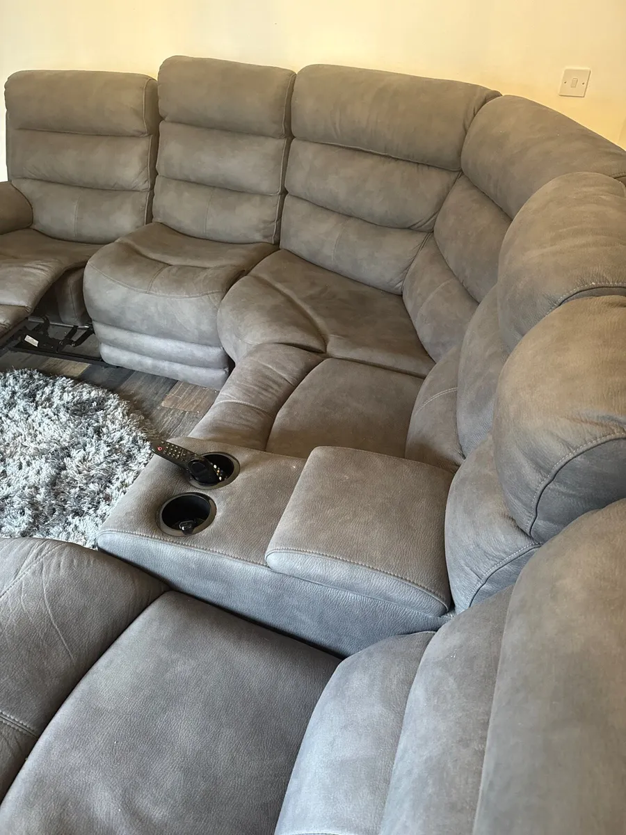 Corner suite 5 seater - Image 3