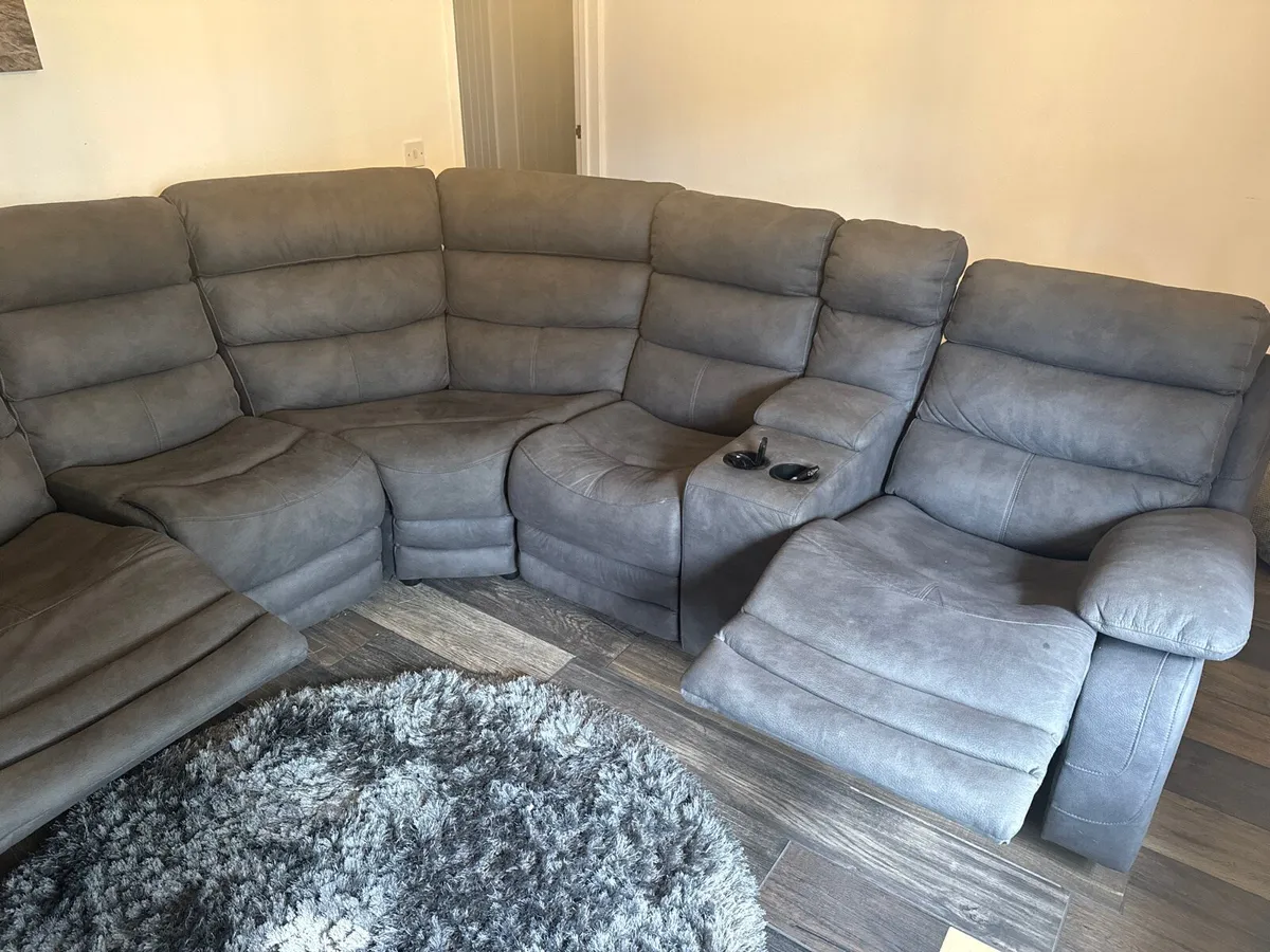 Corner suite 5 seater - Image 4