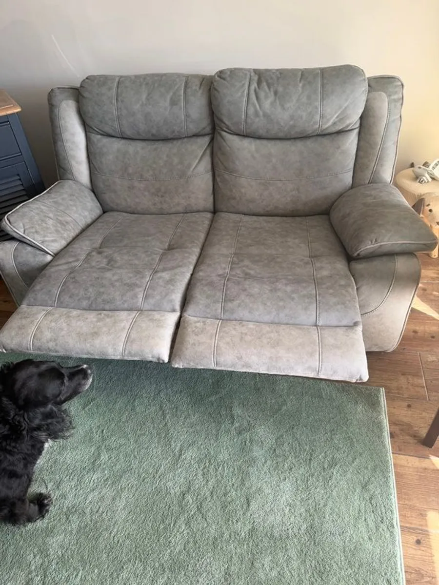 Couch  and 2 recliner chairs - Image 2