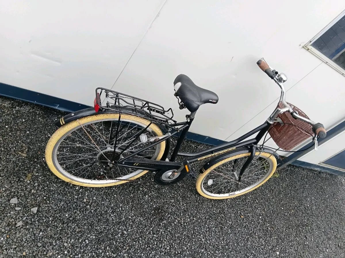 2 bicycles with baskets - Image 4