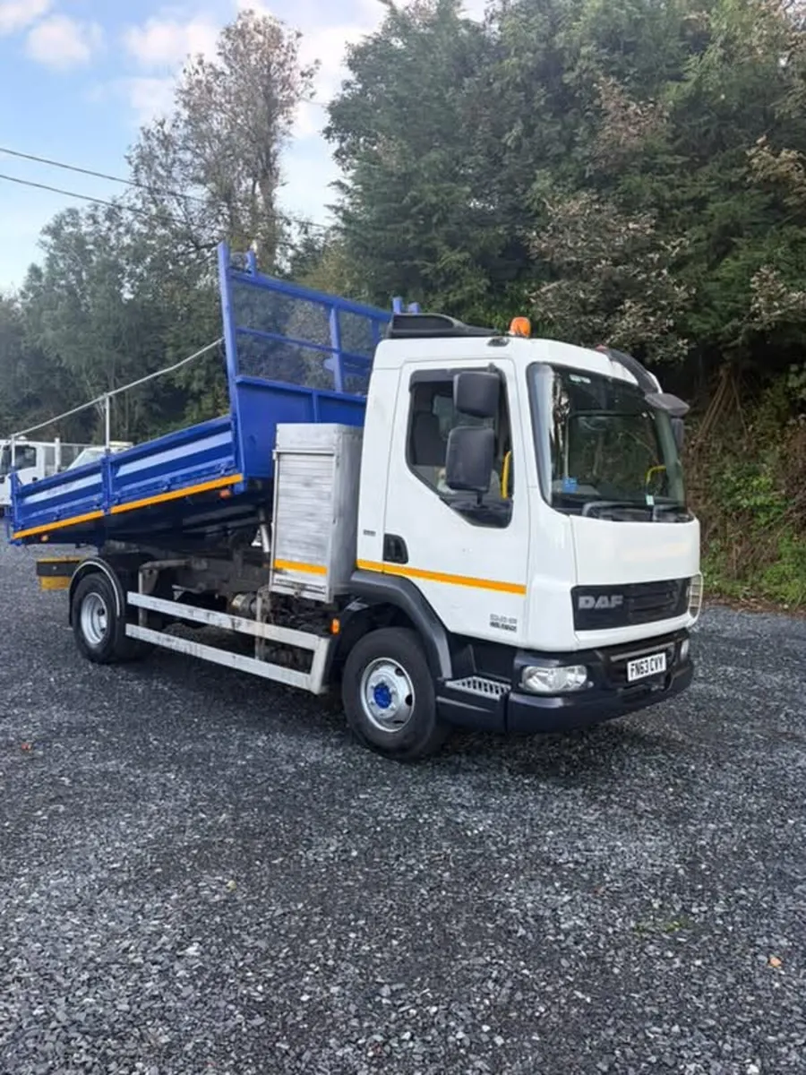 2013 DAF LF45 Dropside 7.5Ton Tipper - Image 1