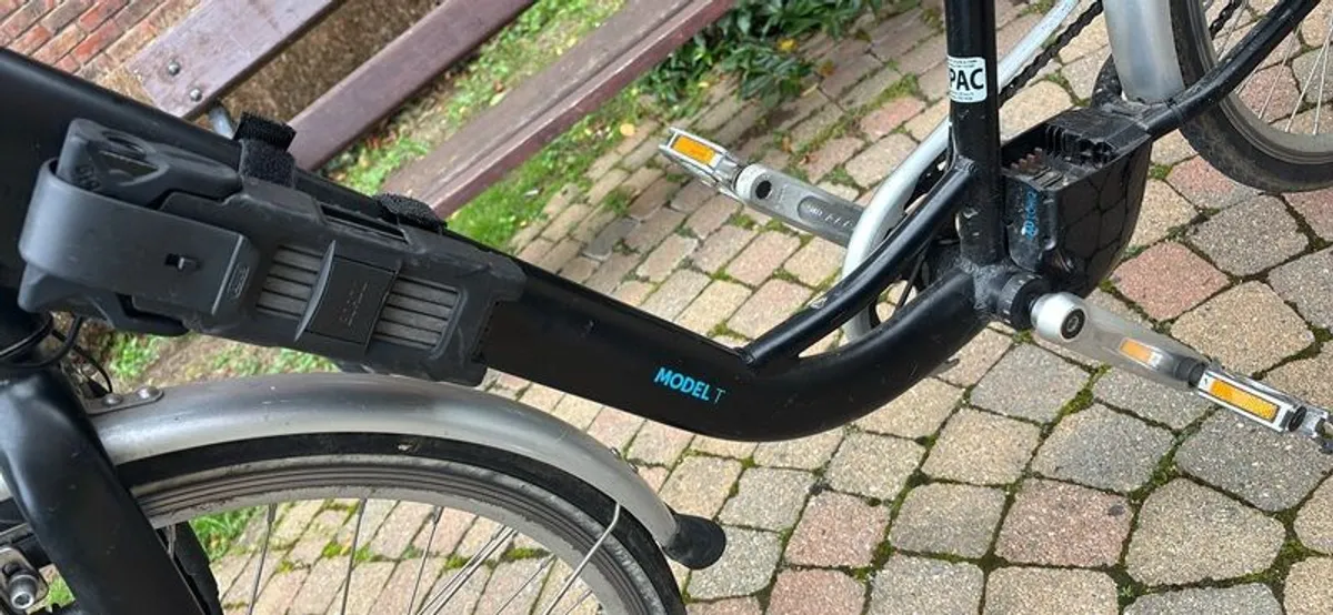 Momentum Electrical Model T Electric Bike - Image 4