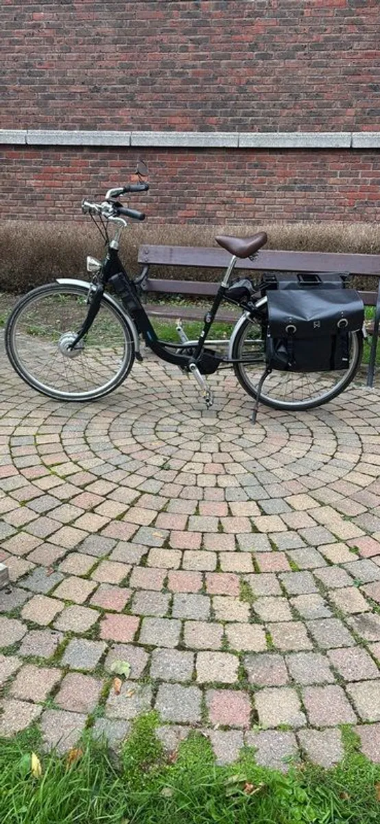 Momentum Electrical Model T Electric Bike - Image 1