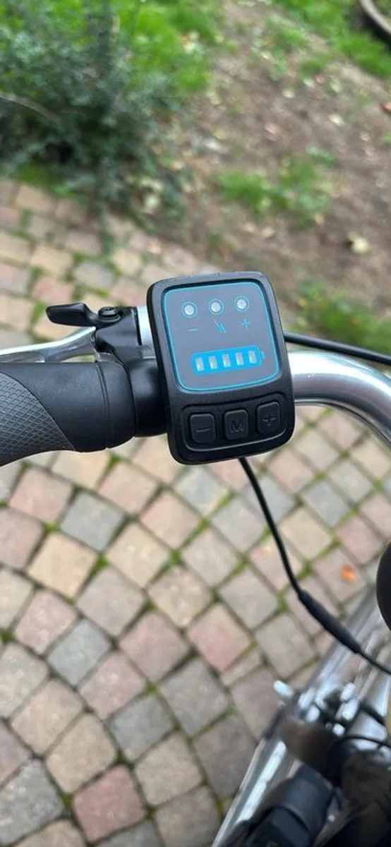 Momentum Electrical Model T Electric Bike - Image 3