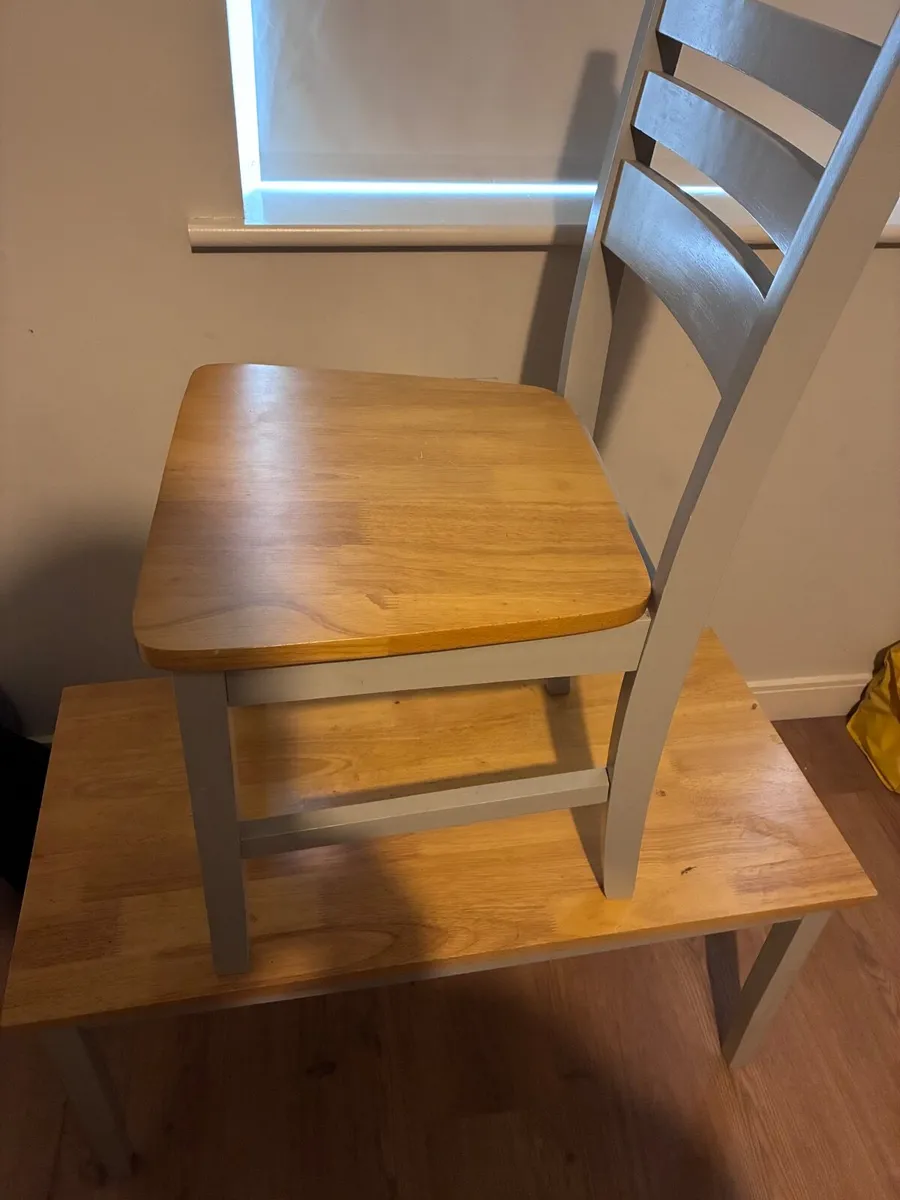 Table chairs - Image 1