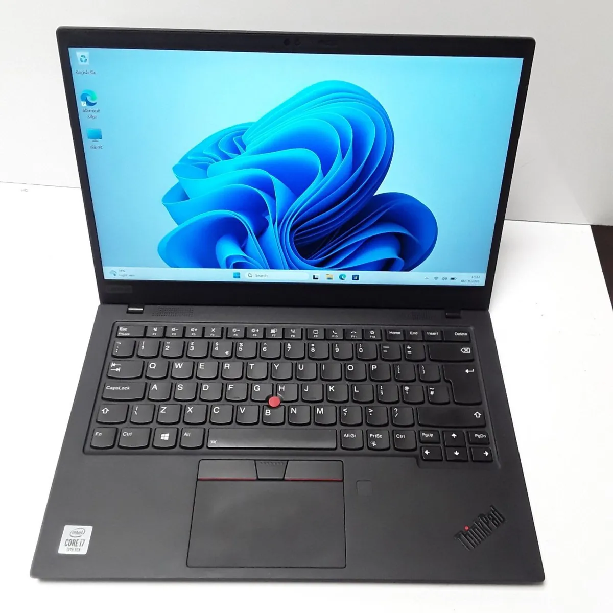 Lenovo ThinkPad X1 Carbon Gen 8 | i7-10510U | 16GB - Image 1