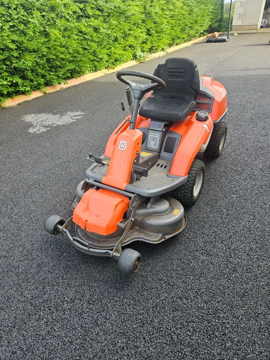 Lawn mower - Image 1
