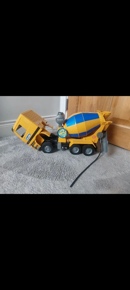 Cement Truck & Bin Lorrry - Image 4