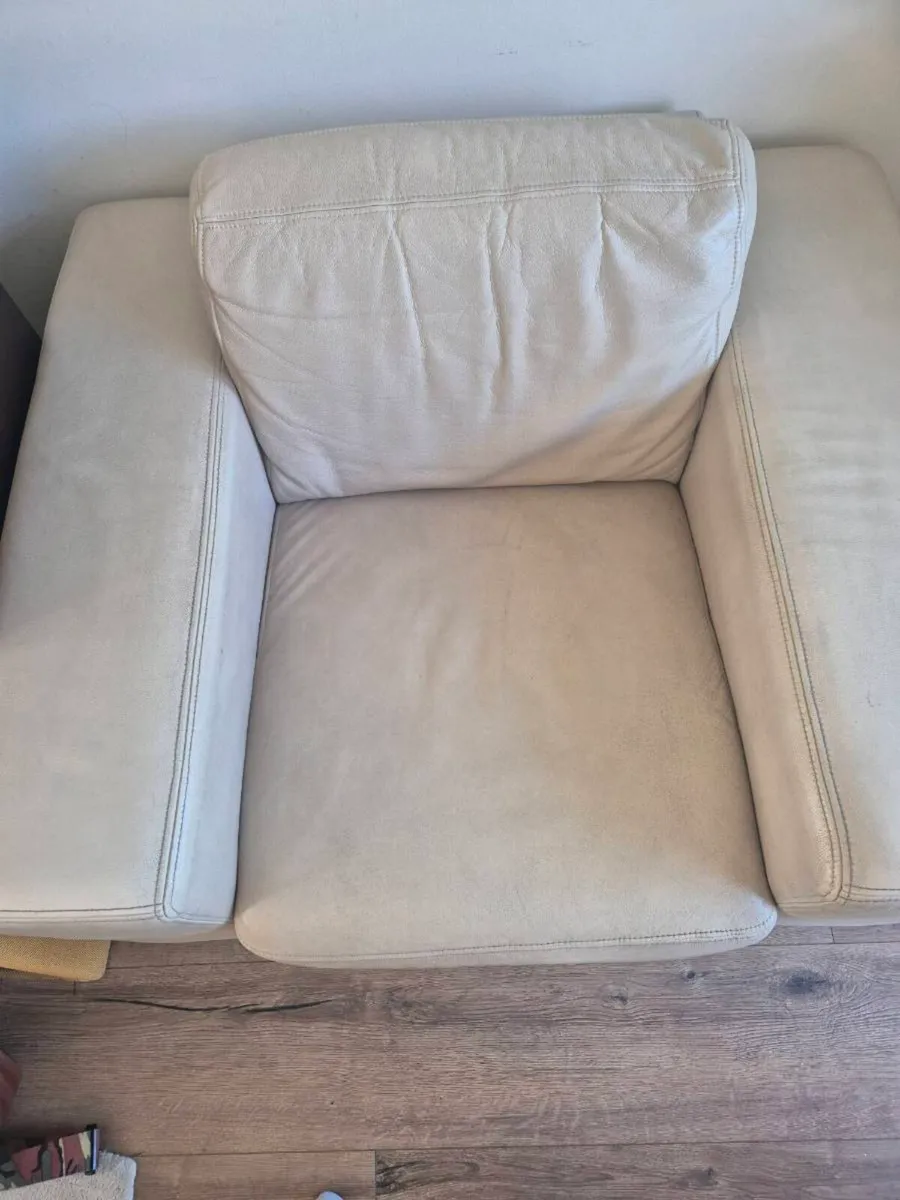 Armchair - Image 1