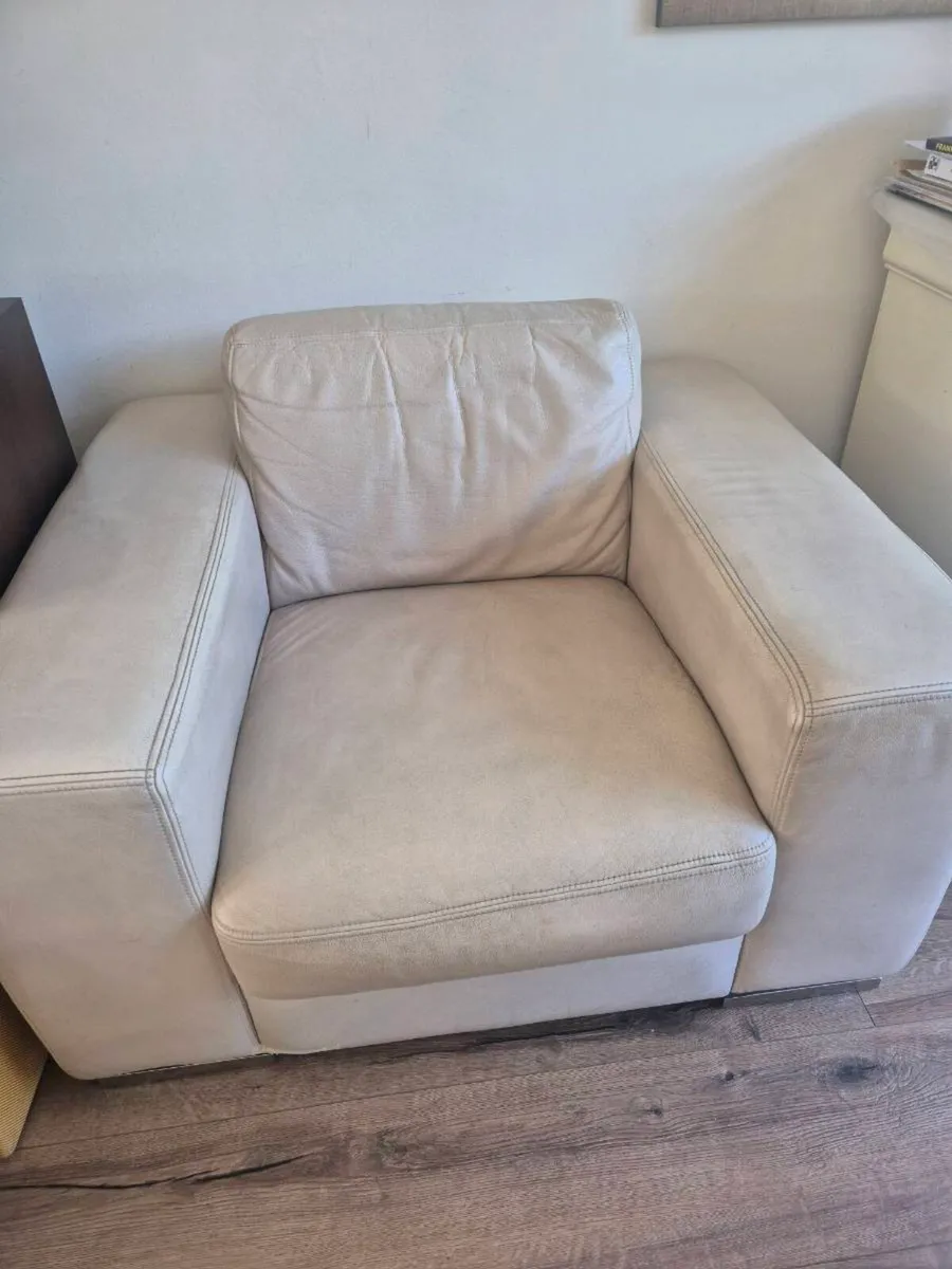 Armchair - Image 2