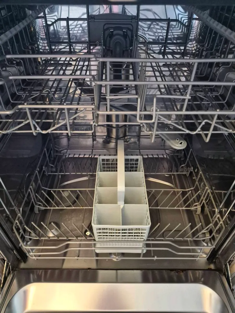 Dishwasher - Image 2