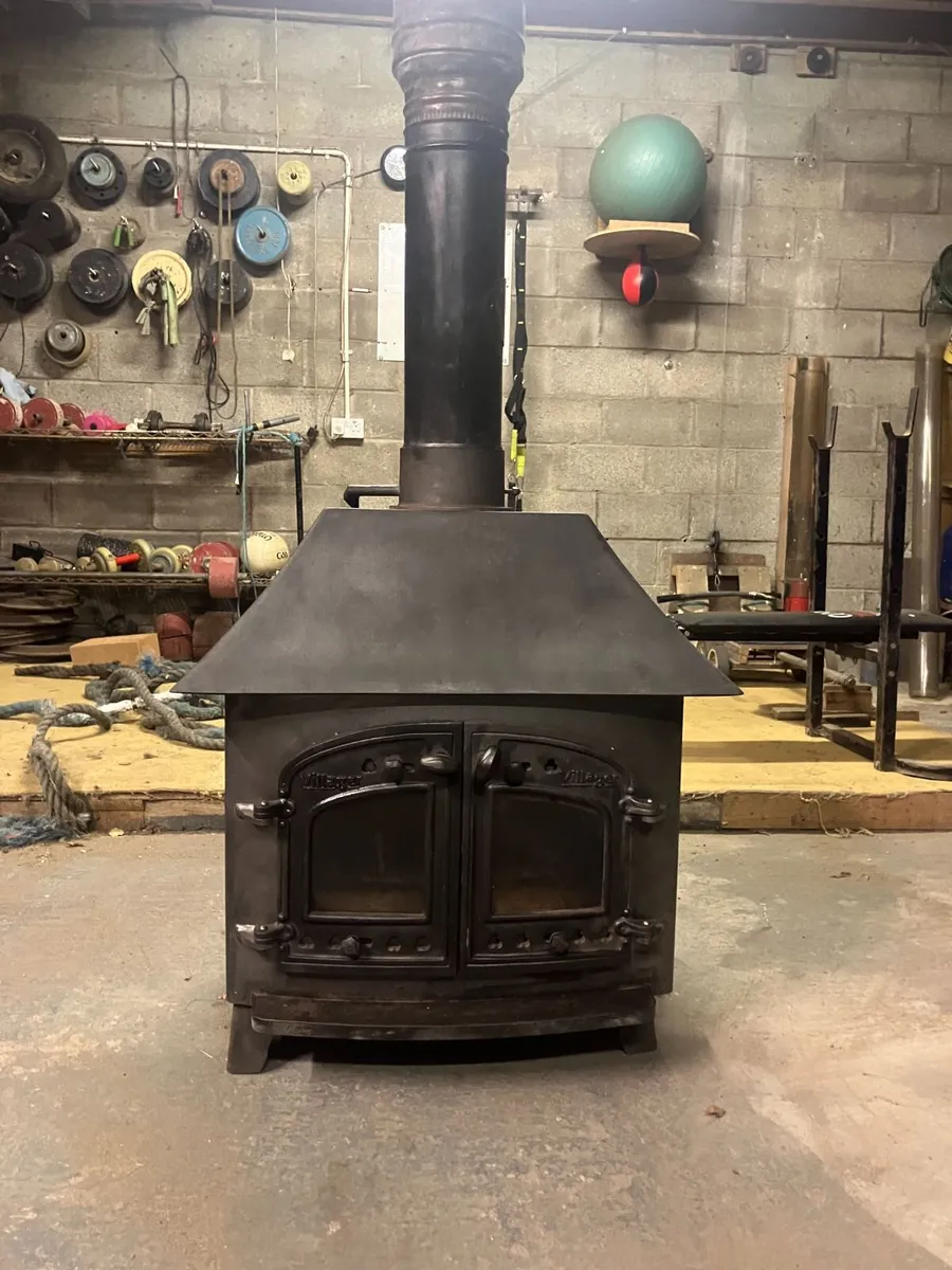 Villager Cast Iron Stove A - Image 1