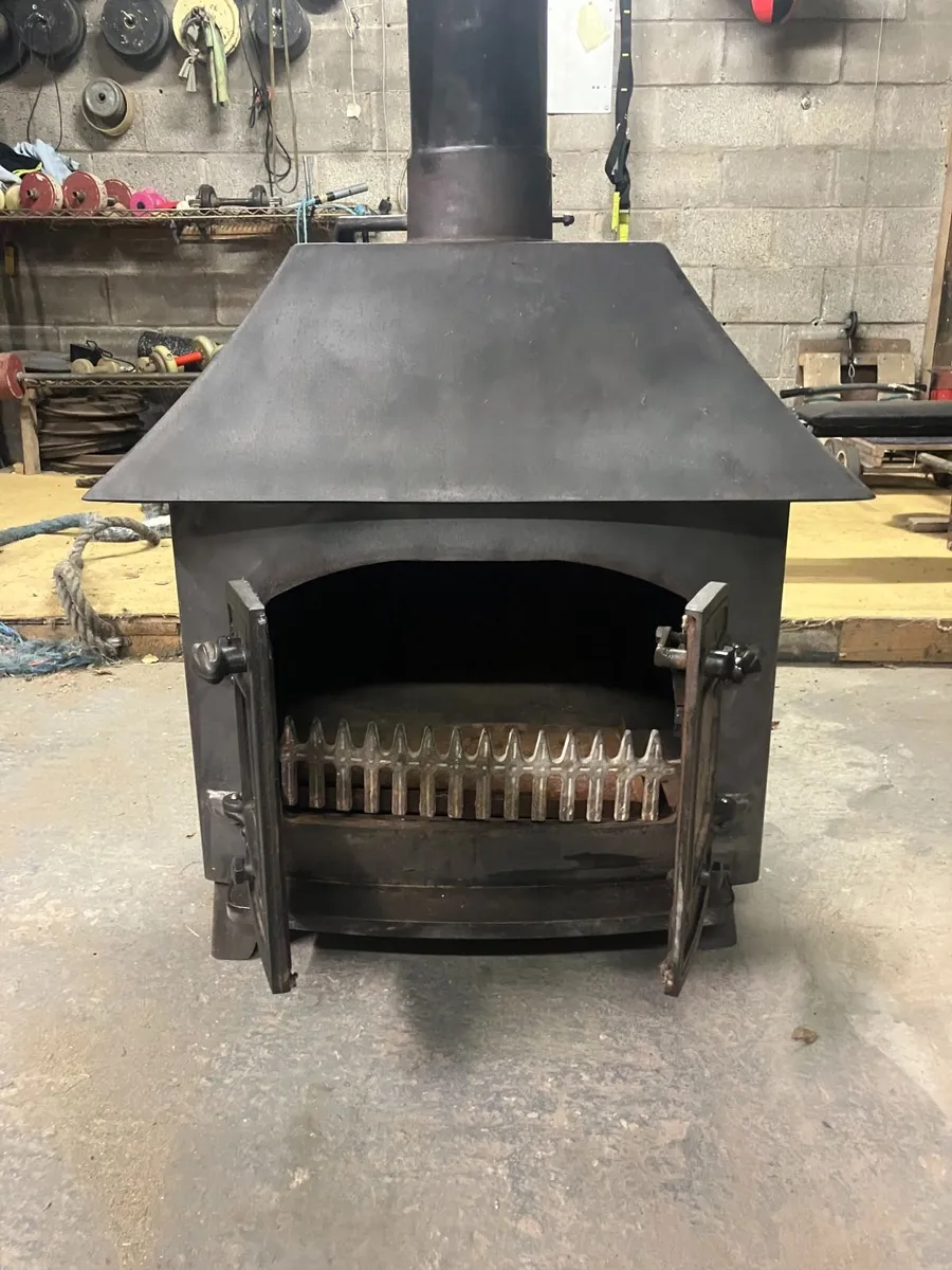 Villager Cast Iron Stove A - Image 3