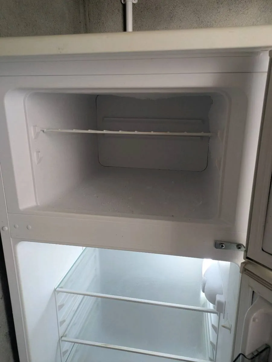 Nordmende freestanding Fridge freezer - Image 4
