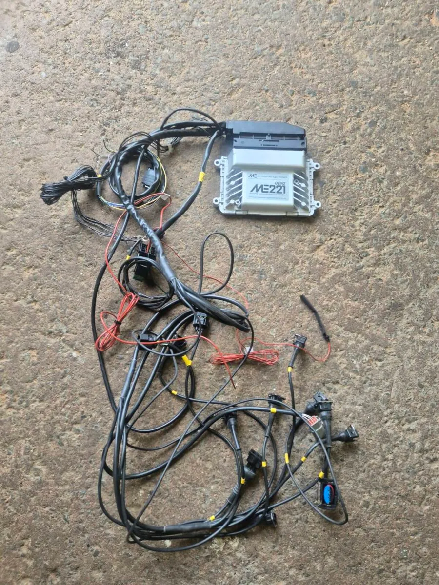 ME221 Zetec ECU and loom - Image 1