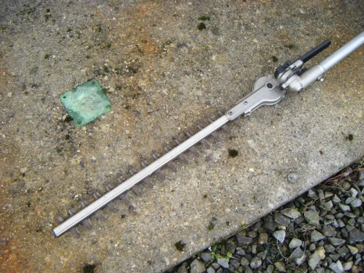 Long Reach Hedge Trimmer - Image 4