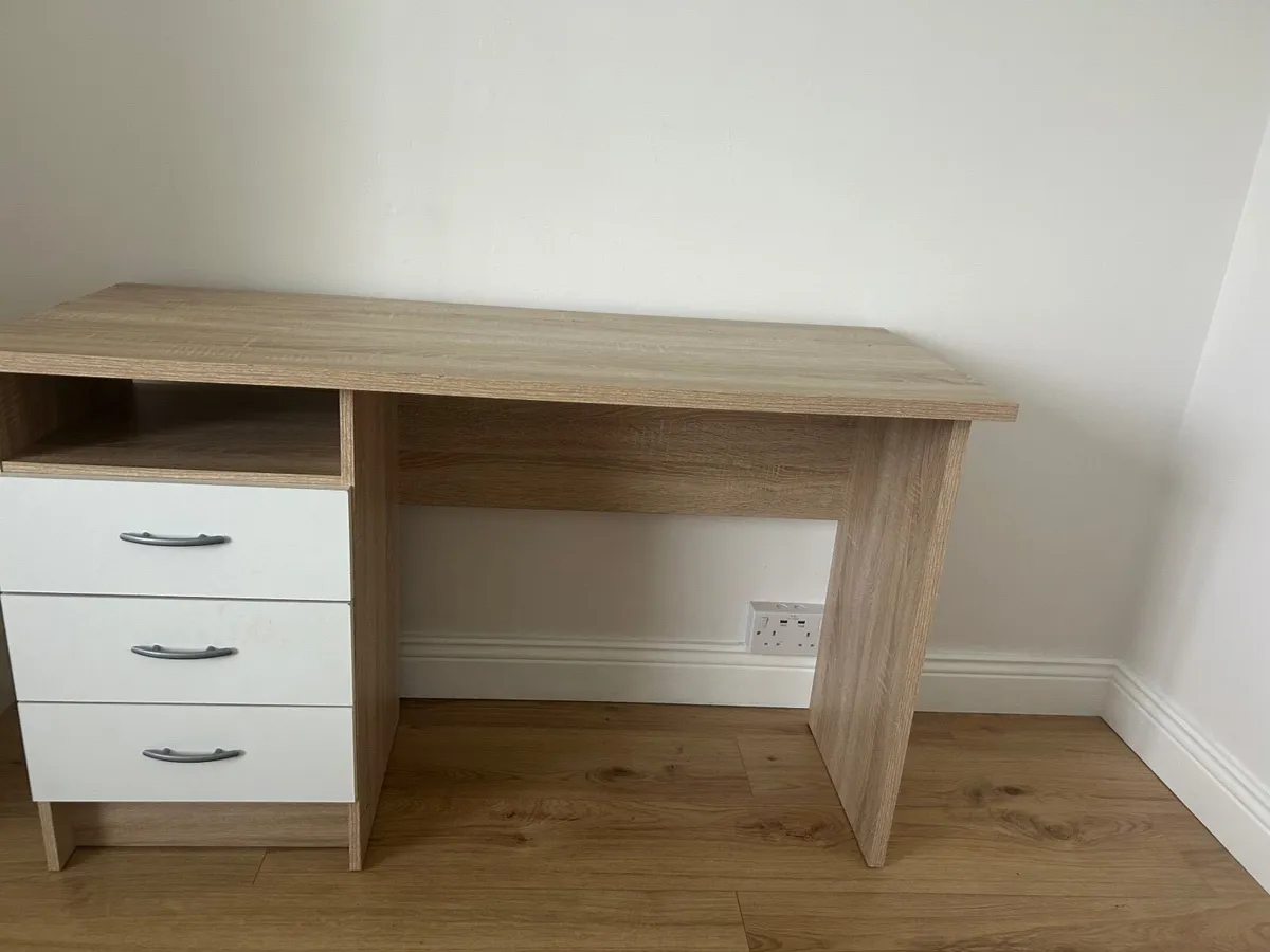 Desk - Image 2
