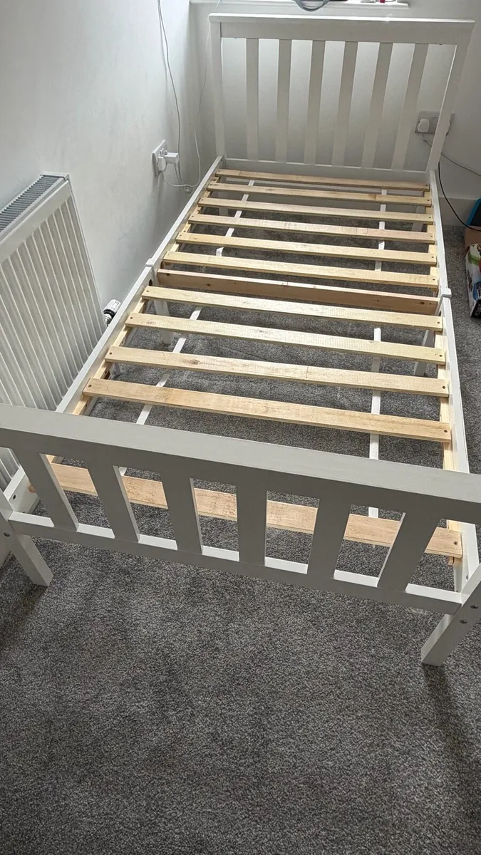 White single bed - Image 2