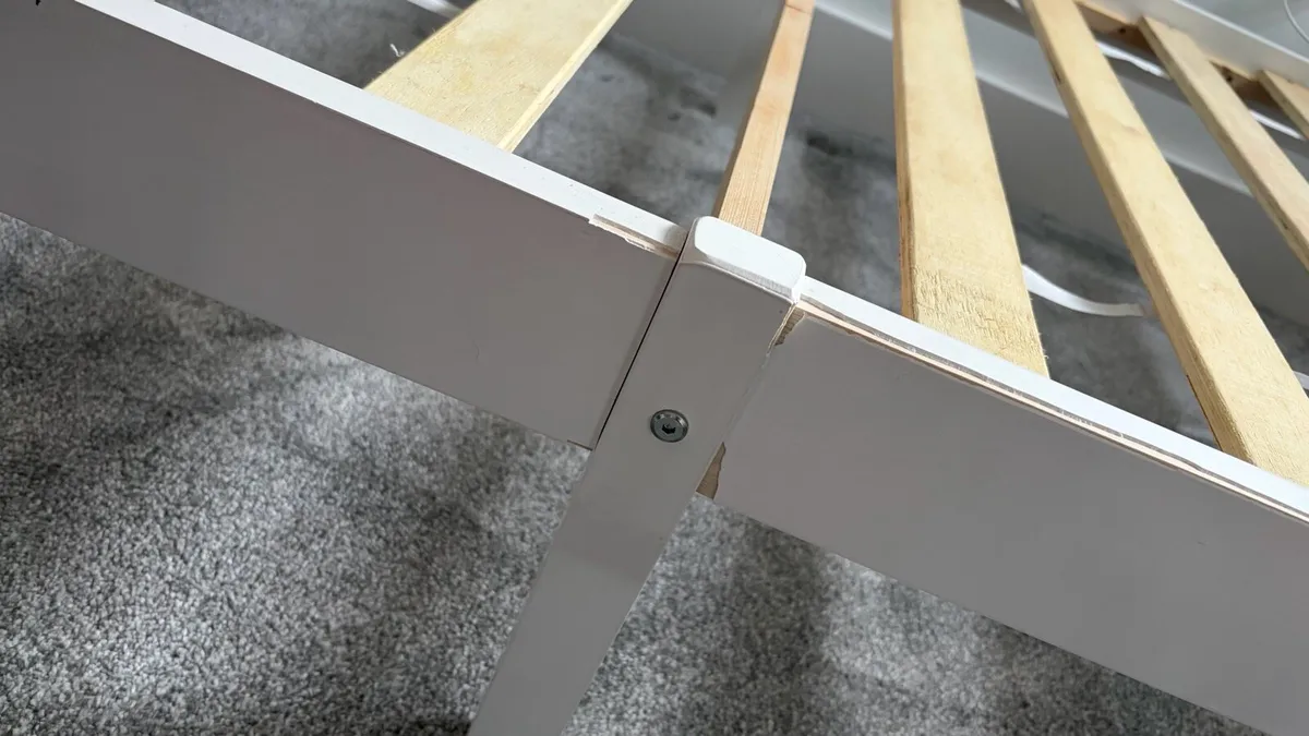 White single bed - Image 3