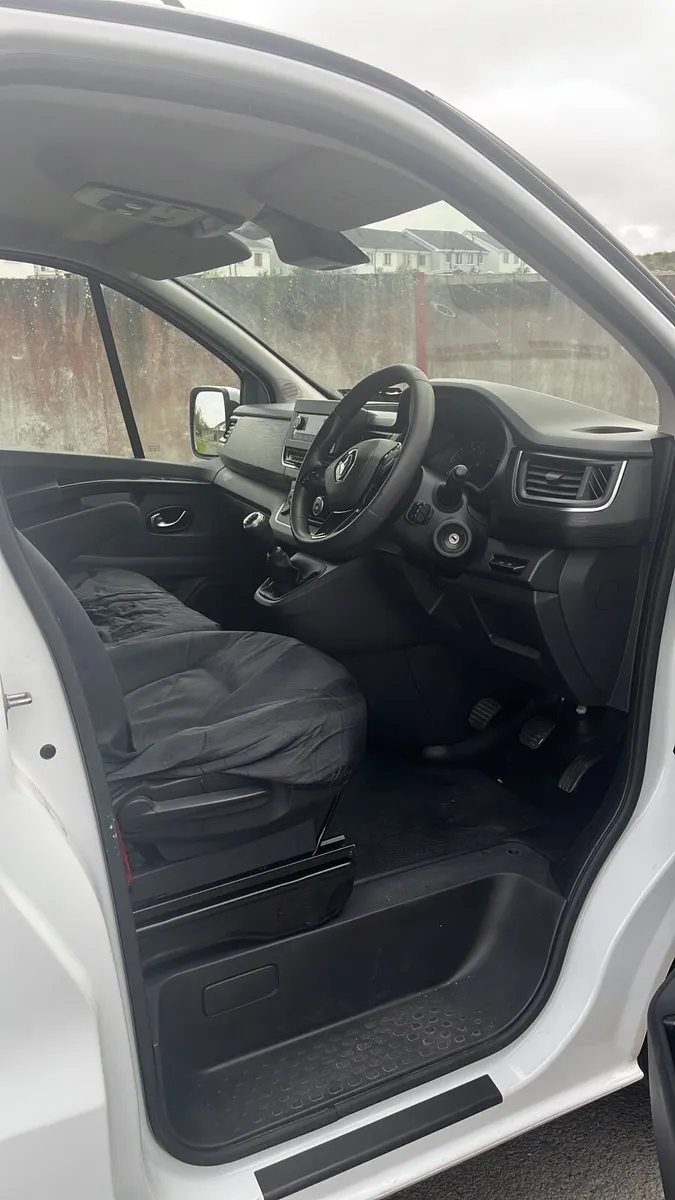 Renault Trafic 2023 - Image 2