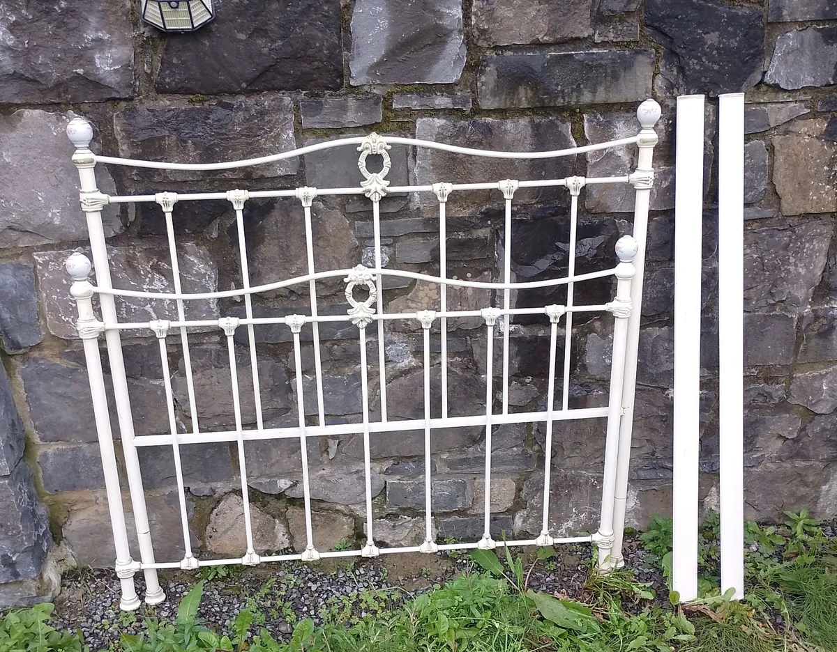 4ft iron bed - Image 1