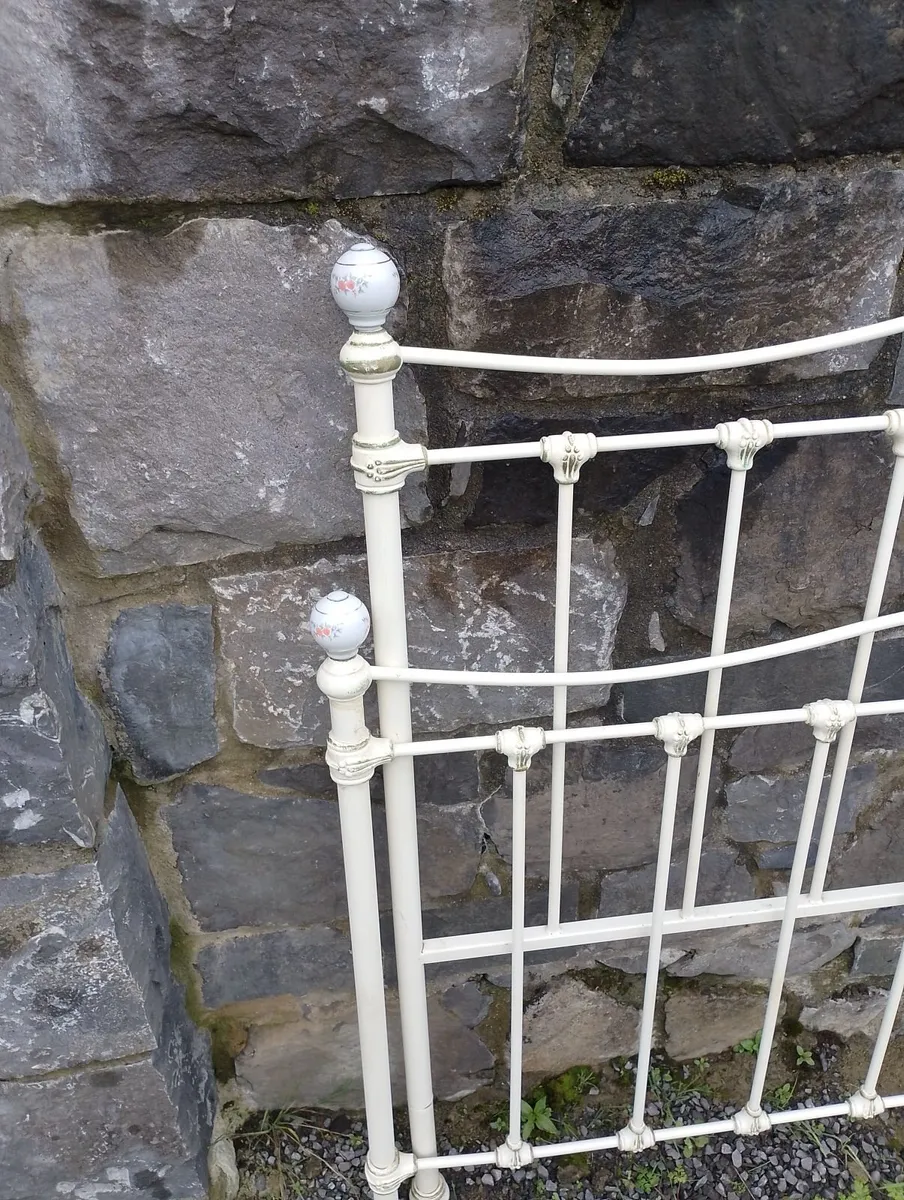 4ft iron bed - Image 4