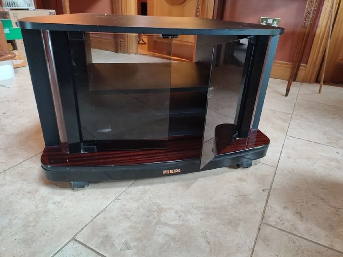 TV stand - Image 2