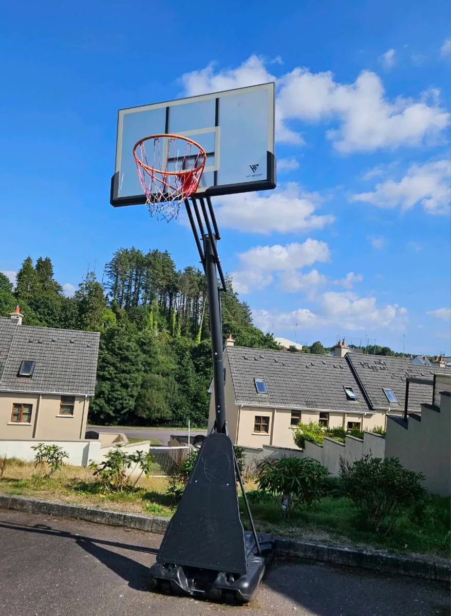 Hit Sport 10ft Adjustable Basketball Hoop Like New - Image 1