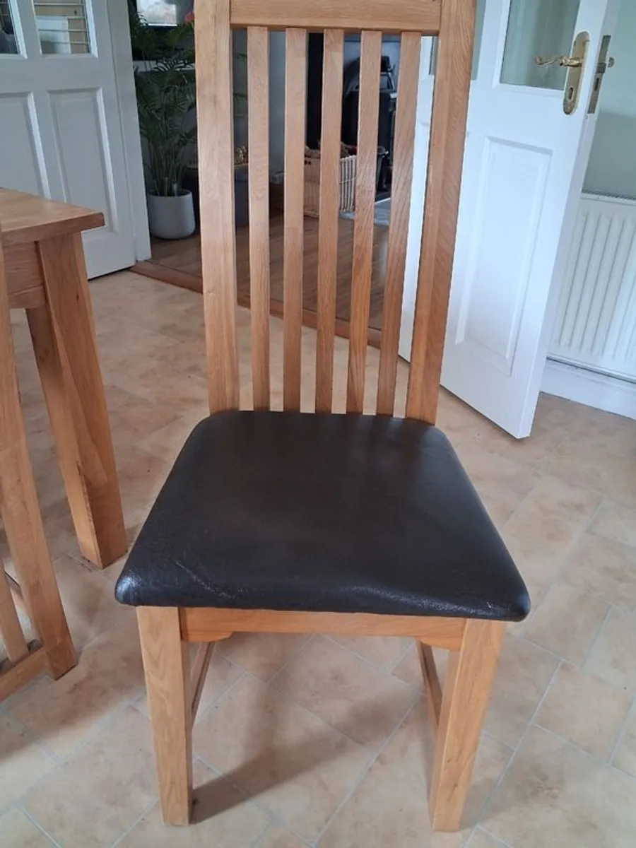 Table and chairs 6 - Image 3