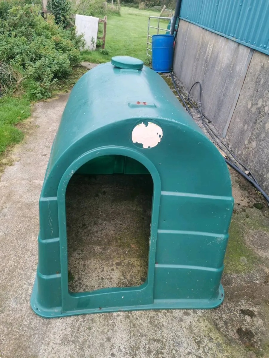 7 calf hutches for sale - Image 2