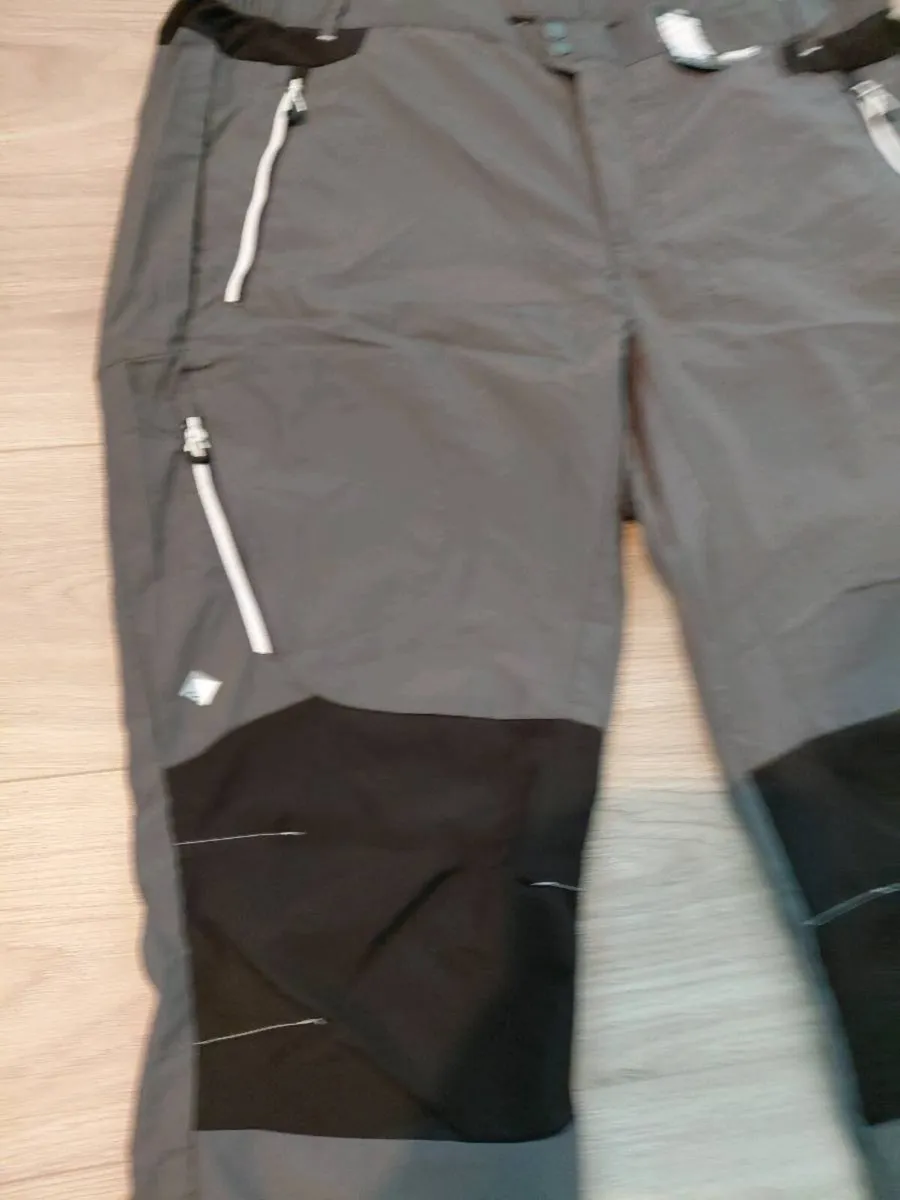 Mens Regatta hiking trousers - Image 2