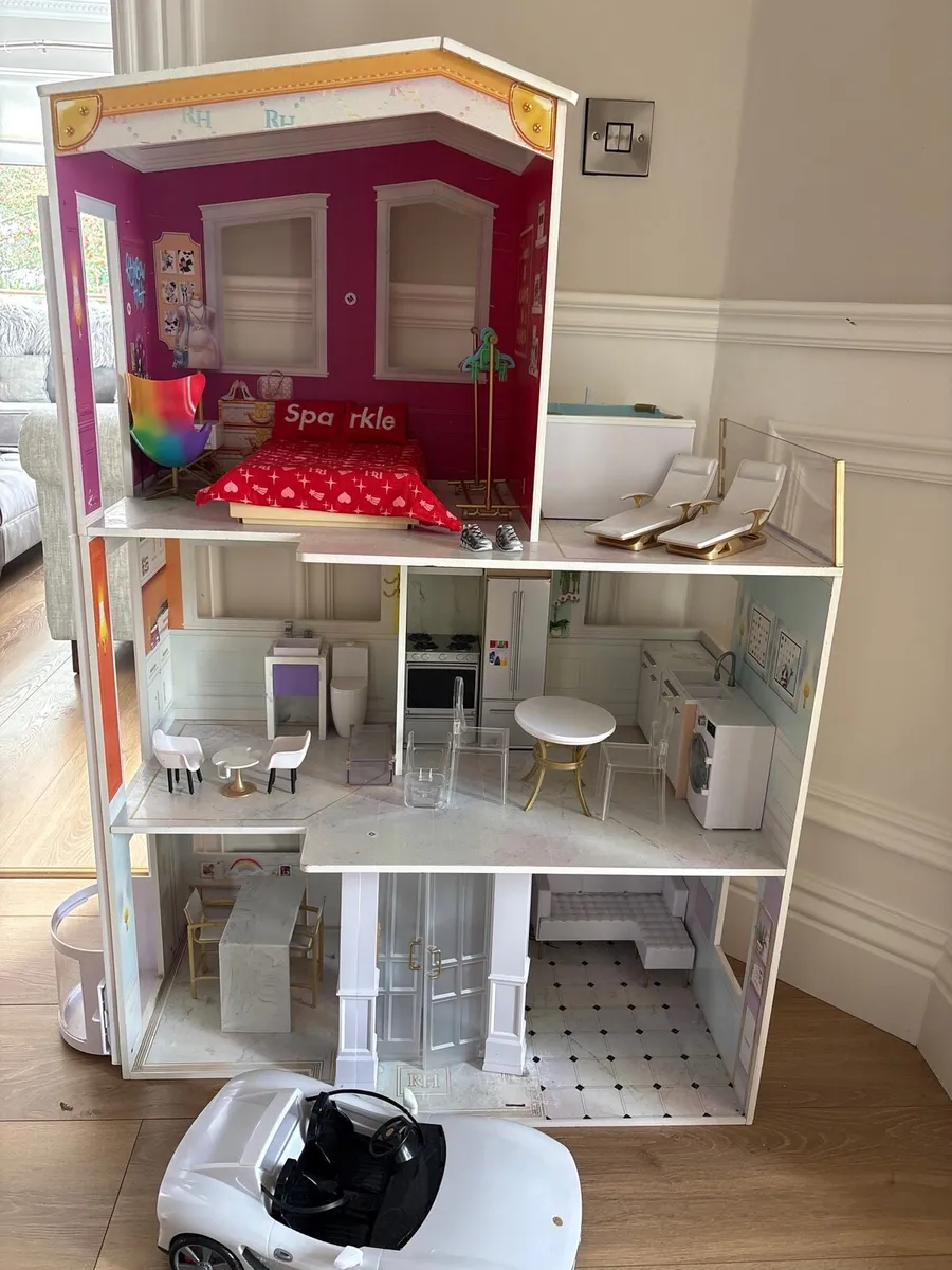Dolls house - Image 1