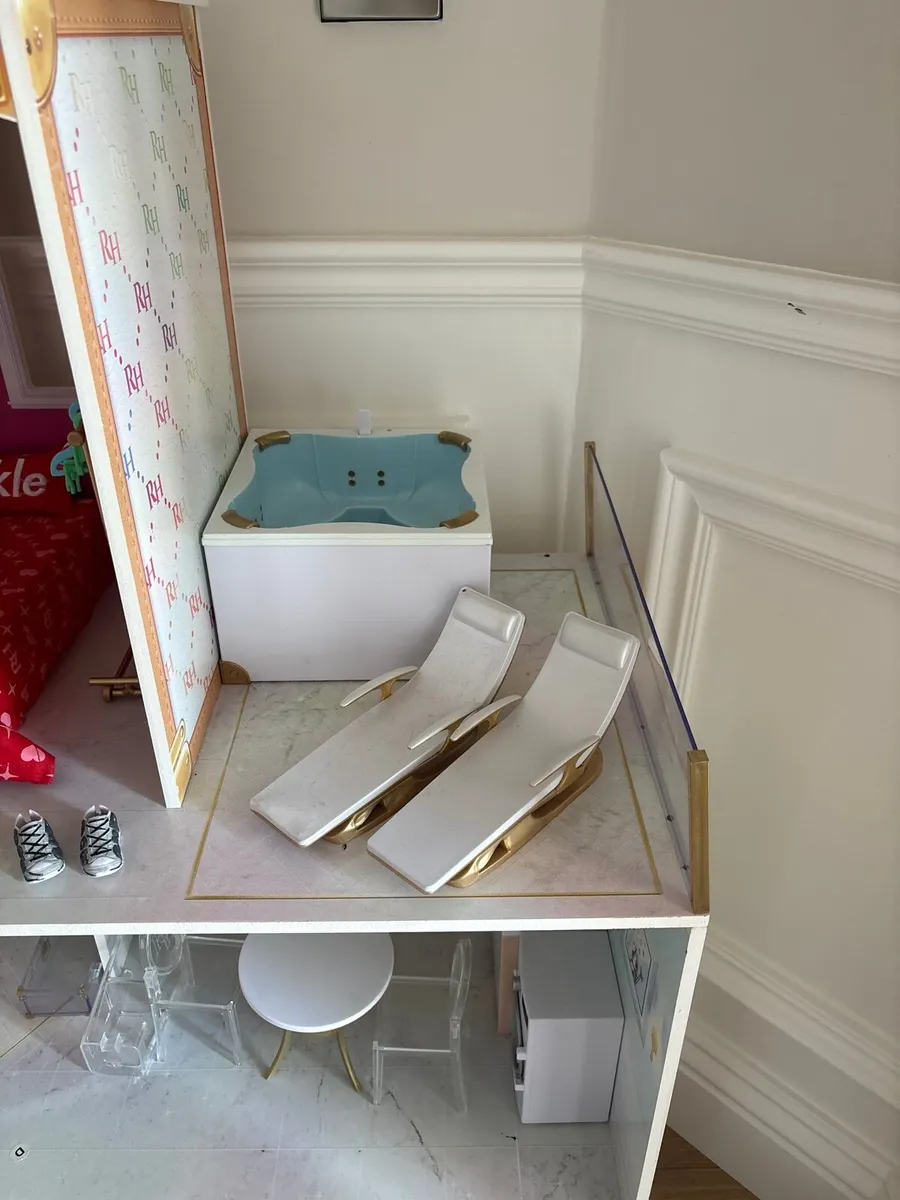 Dolls house - Image 3