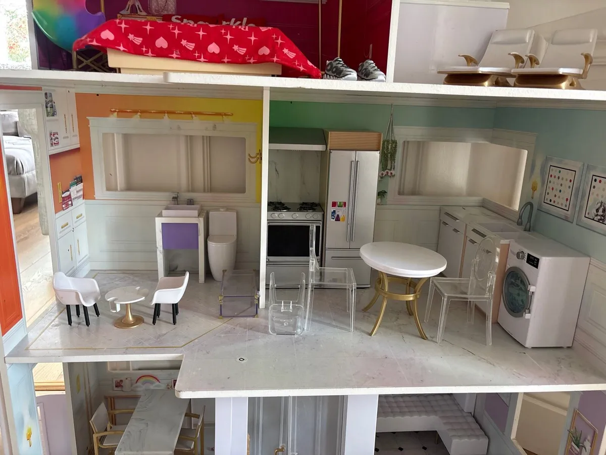 Dolls house - Image 4