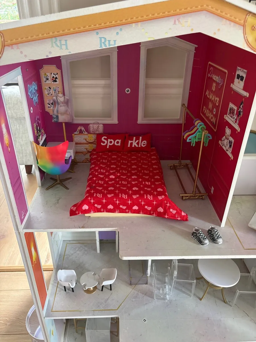 Dolls house - Image 2
