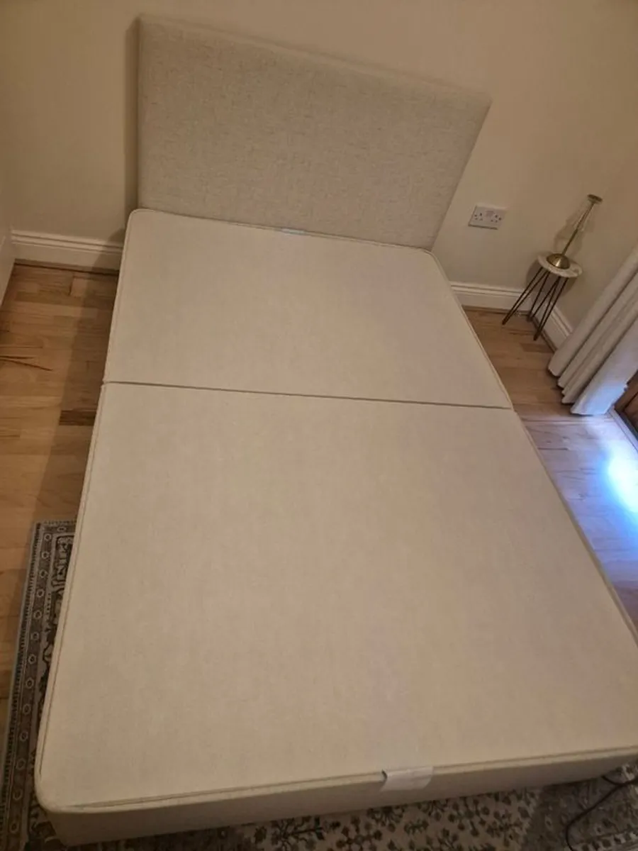 Respa small double 4ft divan bed in cream - perfect condition - Image 1