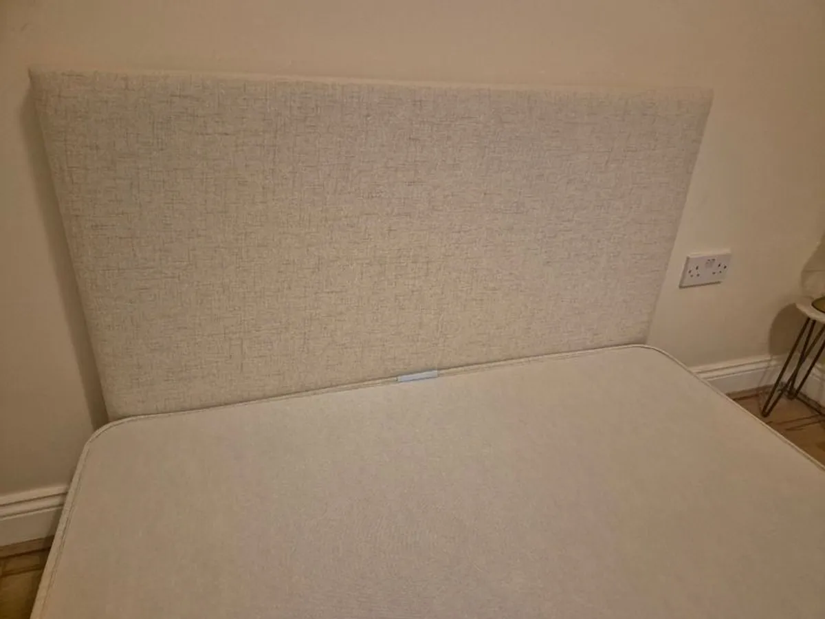 Respa small double 4ft divan bed in cream - perfect condition - Image 2