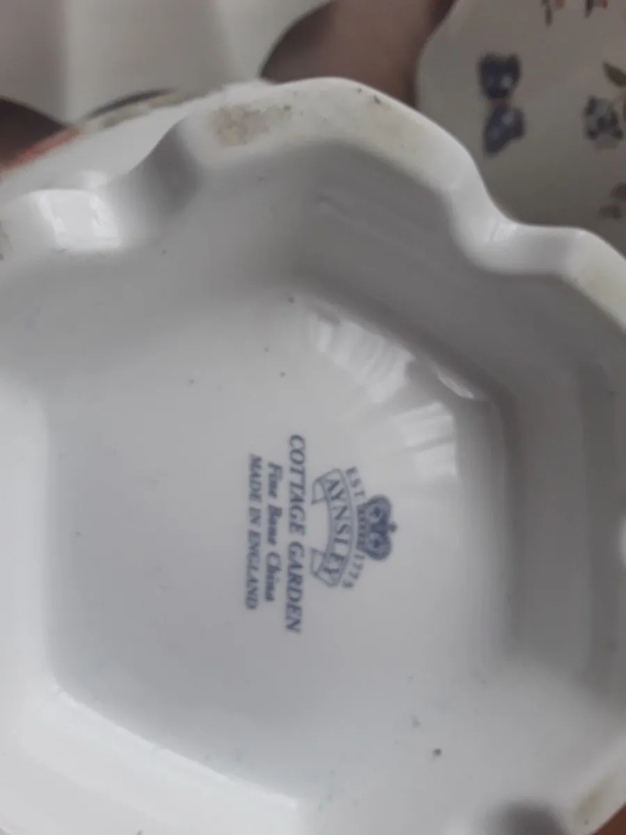 Lovely Aynsley collectible items - Image 2