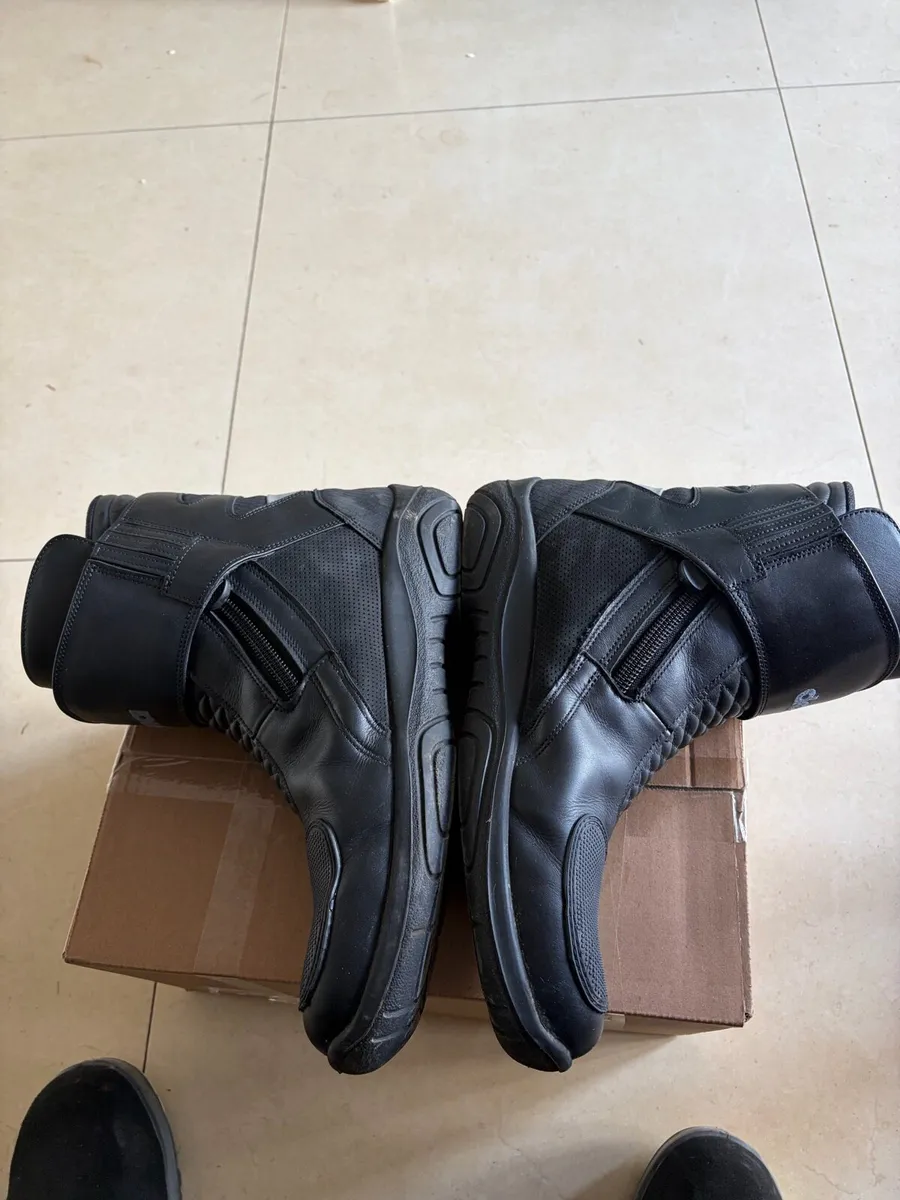 Daytona gortex size 45 - Image 4