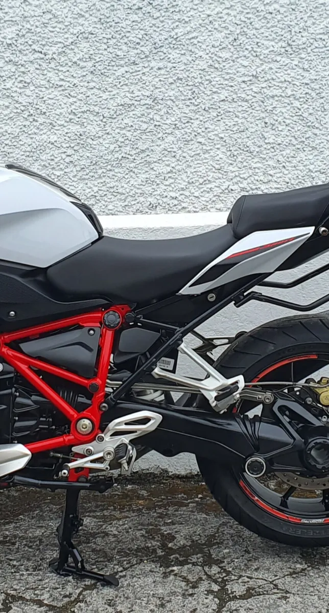 BMW R1250RS Genuine Lowered Seat - Image 4
