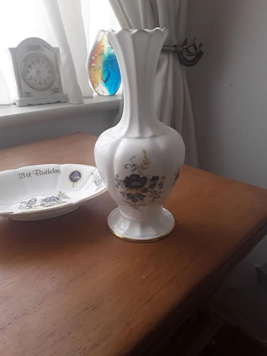 Tara collectible items - Image 1