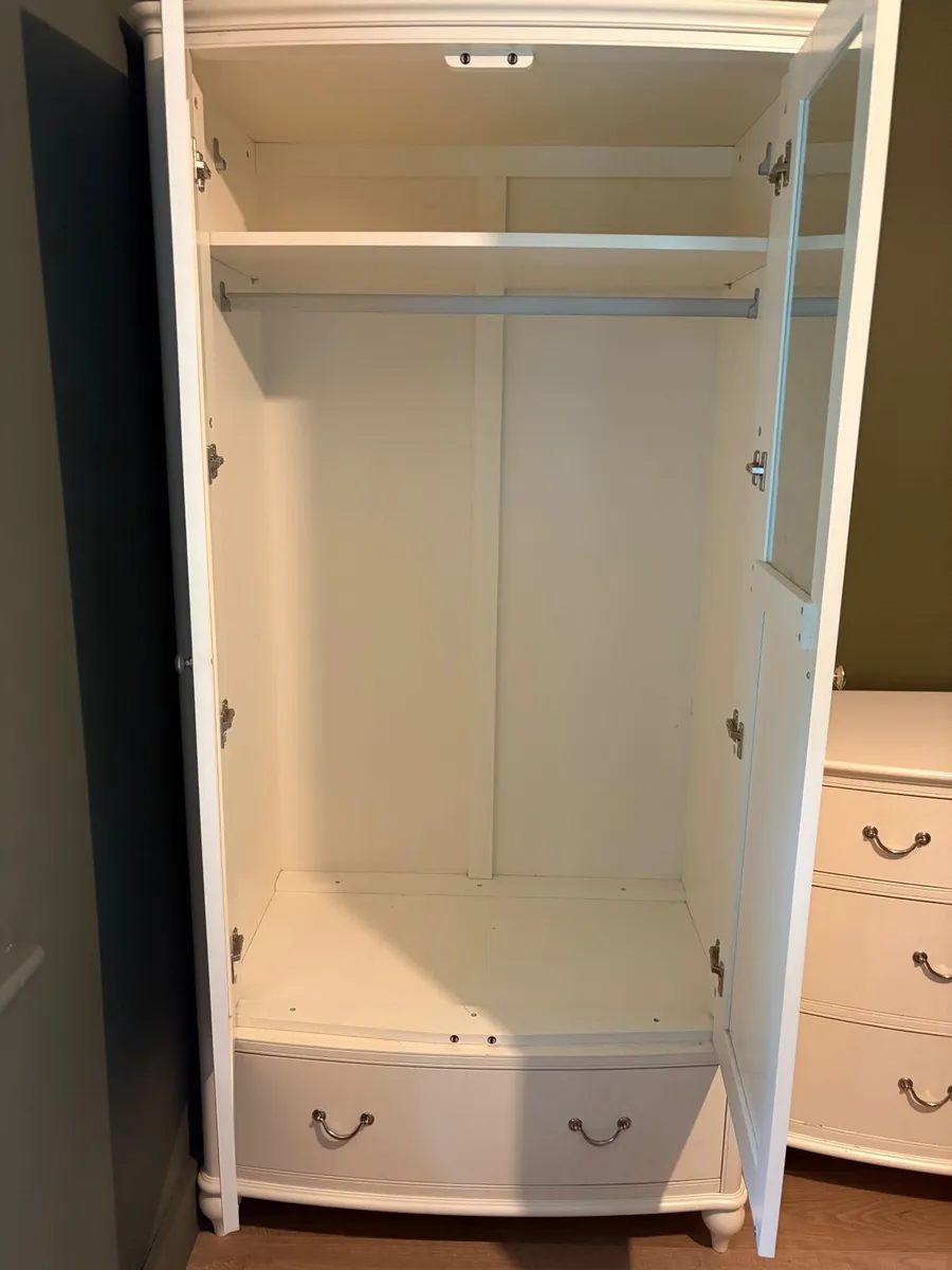 Casey’s of Cork Double wardrobe - Image 3